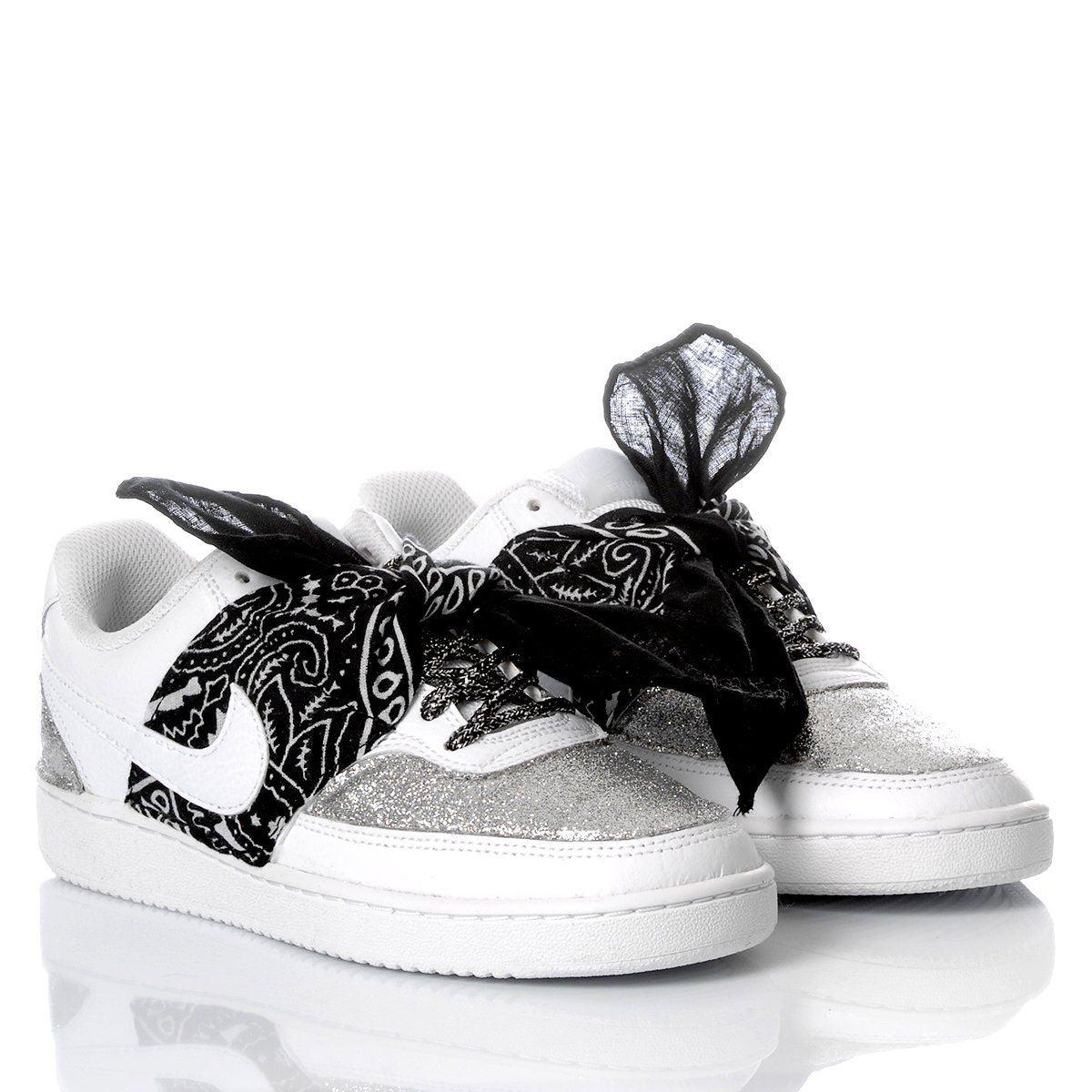 NIKE WHITE SNEAKERS - DIVINE