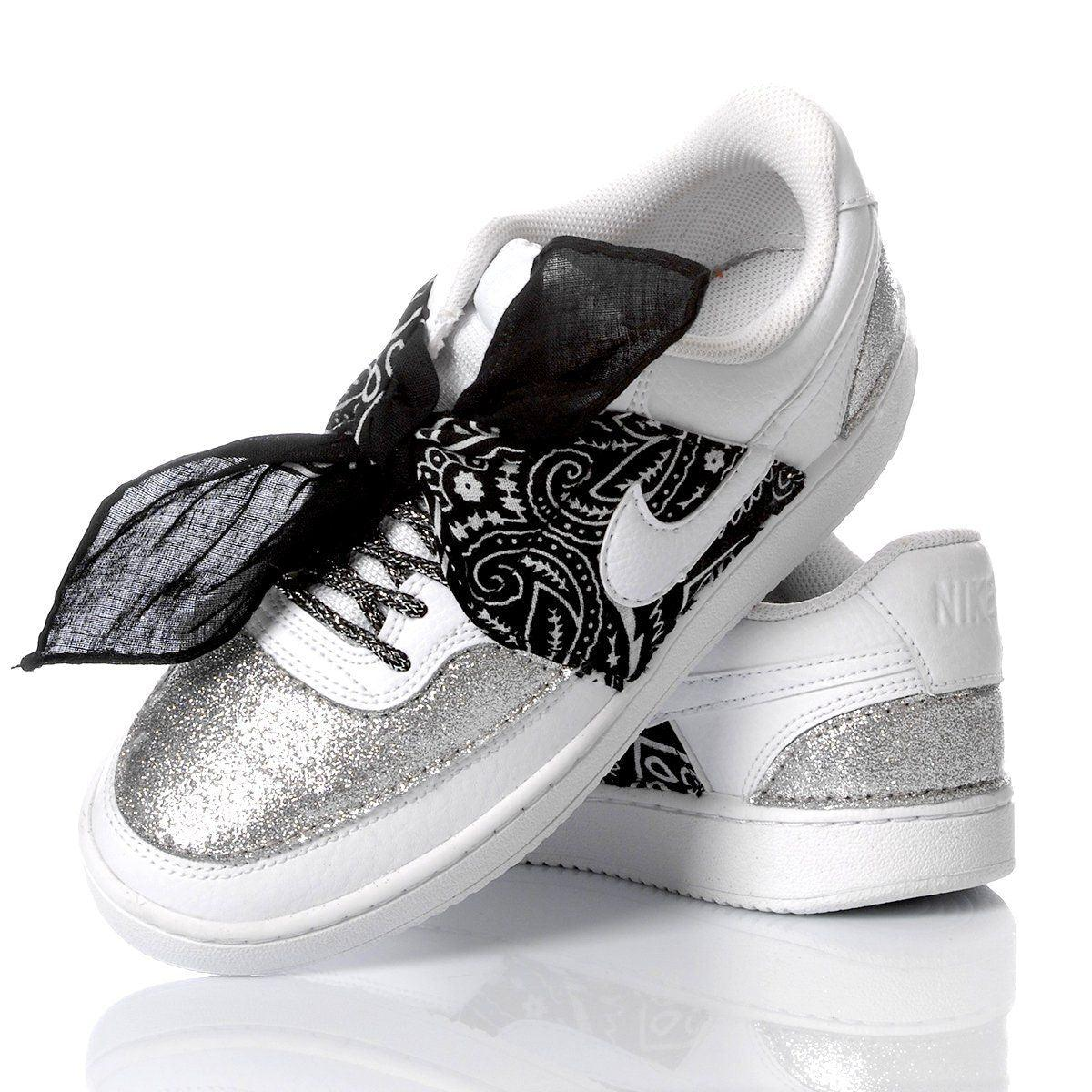 NIKE WHITE SNEAKERS - DIVINE