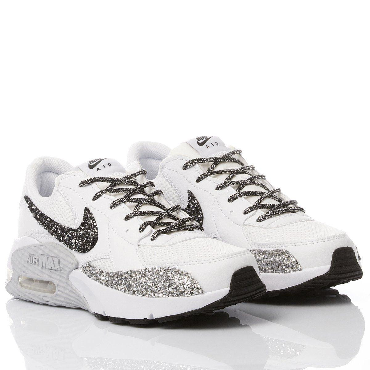 NIKE WHITE SNEAKERS - DIVINE