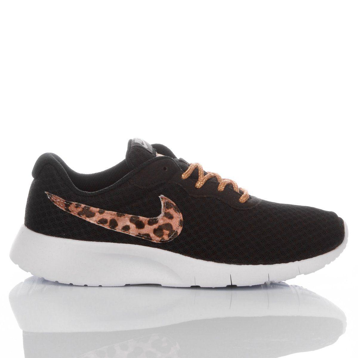 NIKE BLACK SNEAKERS - DIVINE
