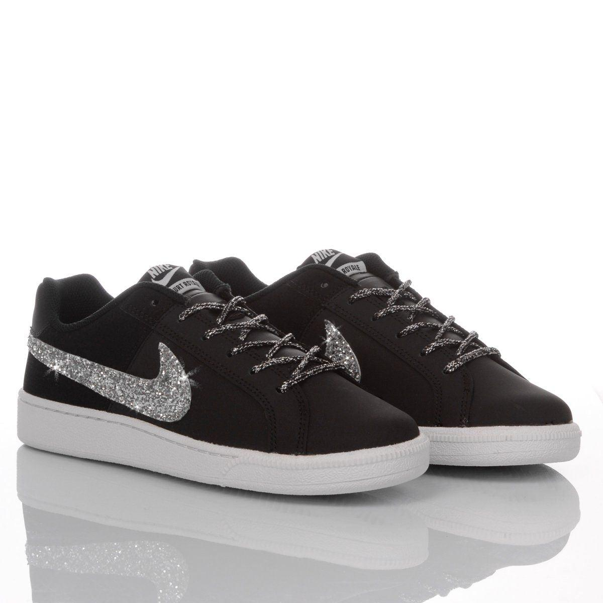 NIKE BLACK SNEAKERS - DIVINE