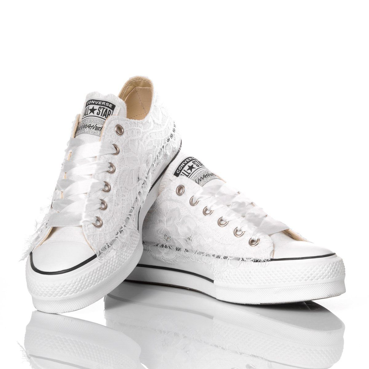 CONVERSE WHITE SNEAKERS - DIVINE