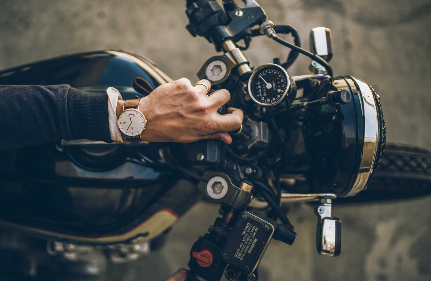 Arvo Awristacrat Watch Gold Gift Set