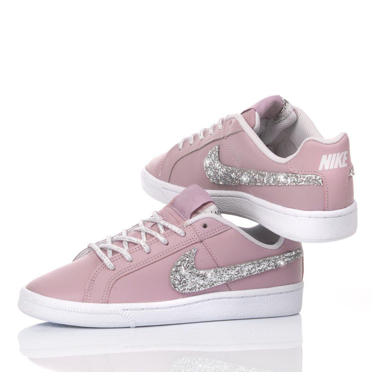 NIKE PINK SNEAKERS - DIVINE