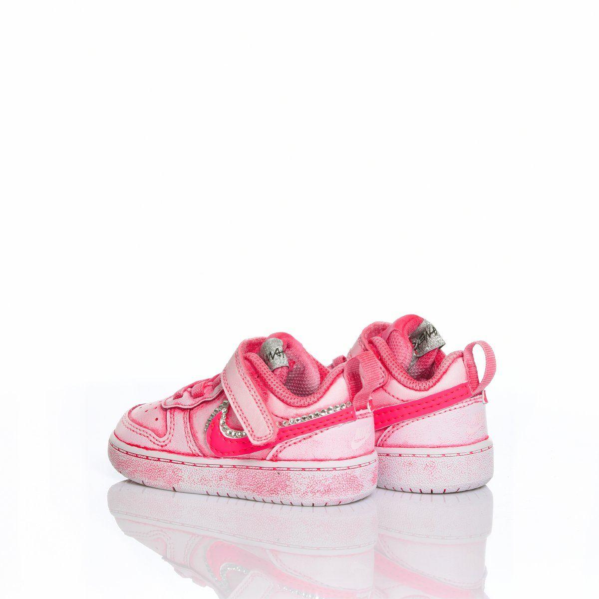 NIKE PINK SNEAKERS - DIVINE