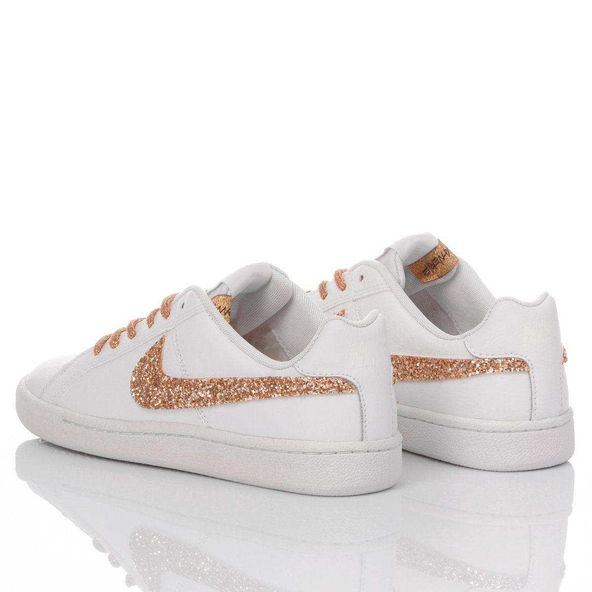NIKE WHITE SNEAKERS - DIVINE
