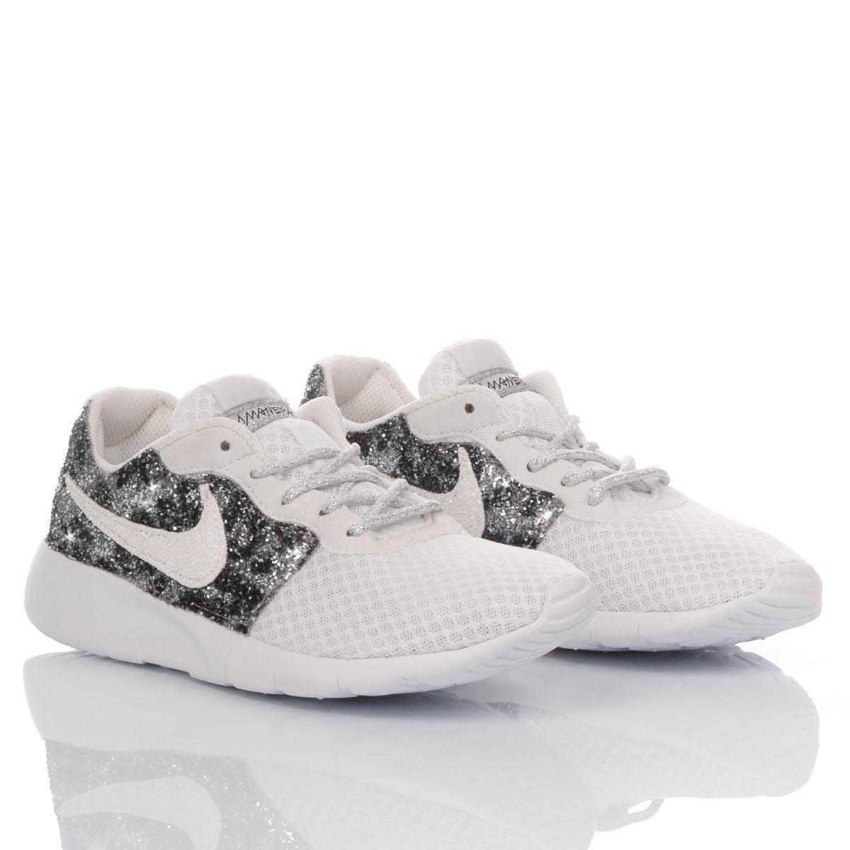 NIKE WHITE SNEAKERS - DIVINE