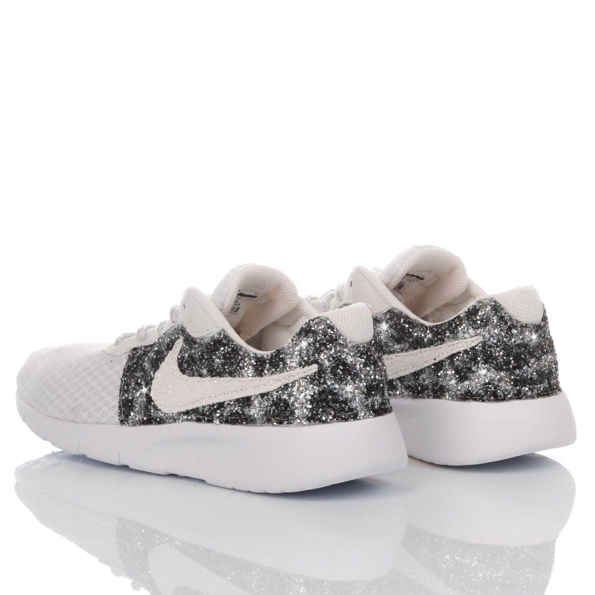 NIKE WHITE SNEAKERS - DIVINE