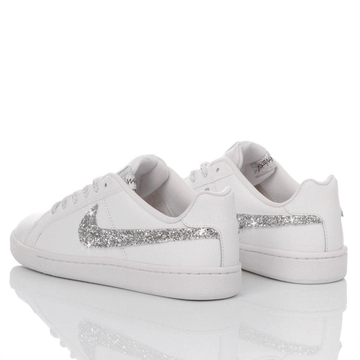 NIKE WHITE SNEAKERS - DIVINE