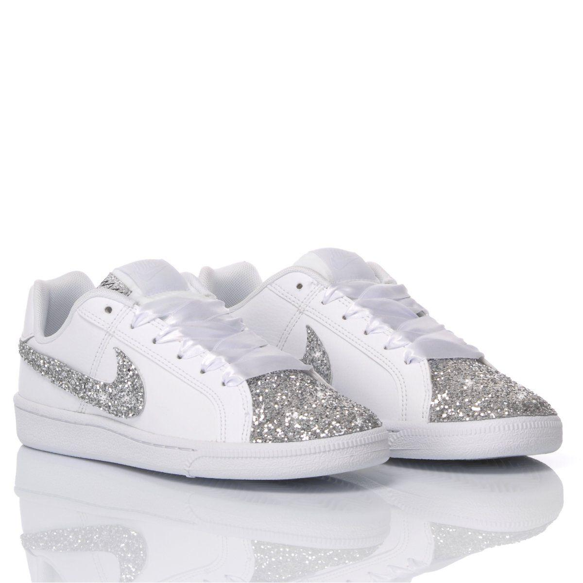 NIKE WHITE SNEAKERS - DIVINE