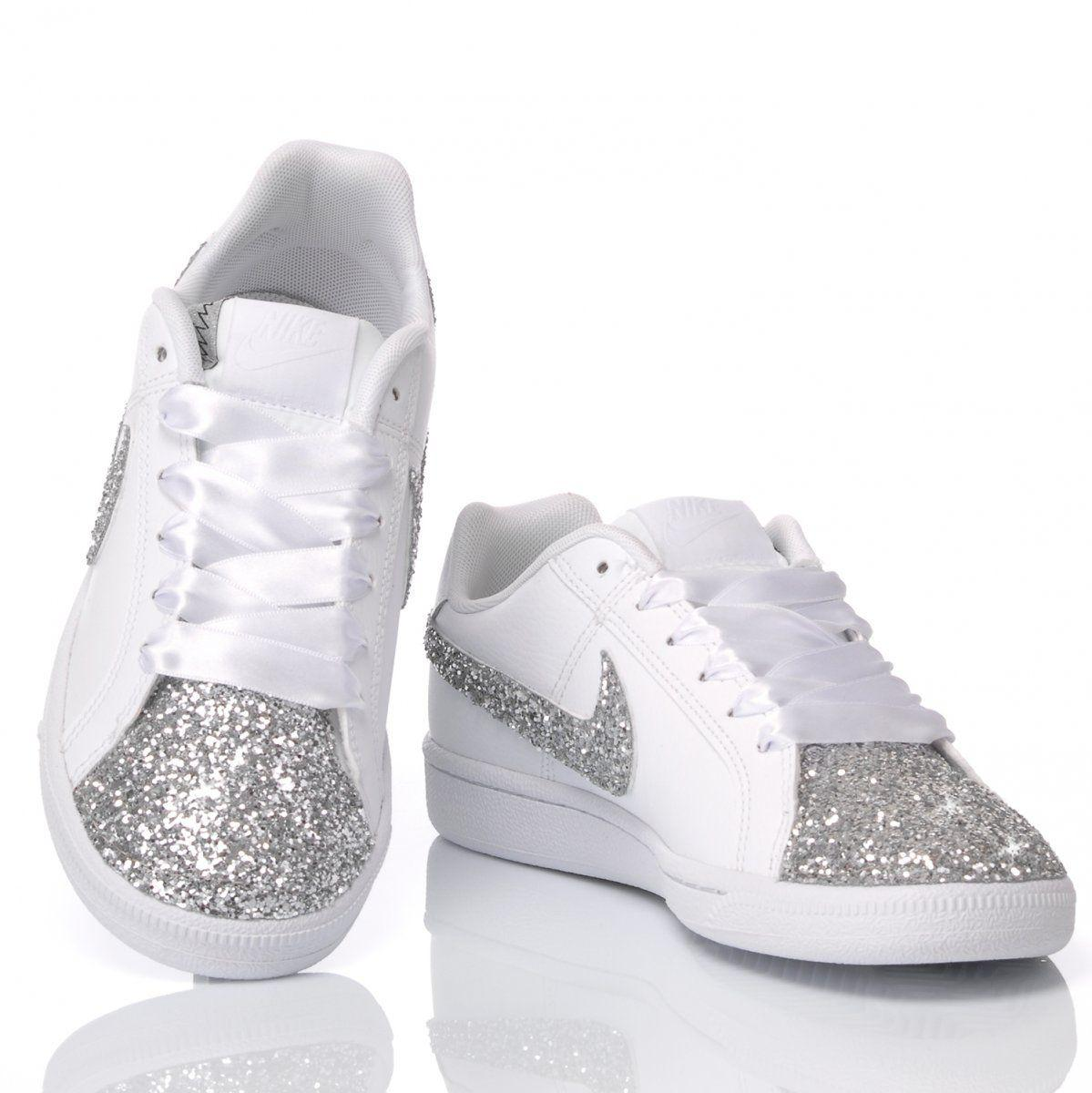NIKE WHITE SNEAKERS - DIVINE