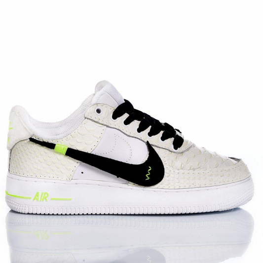 NIKE WHITE SNEAKERS - DIVINE