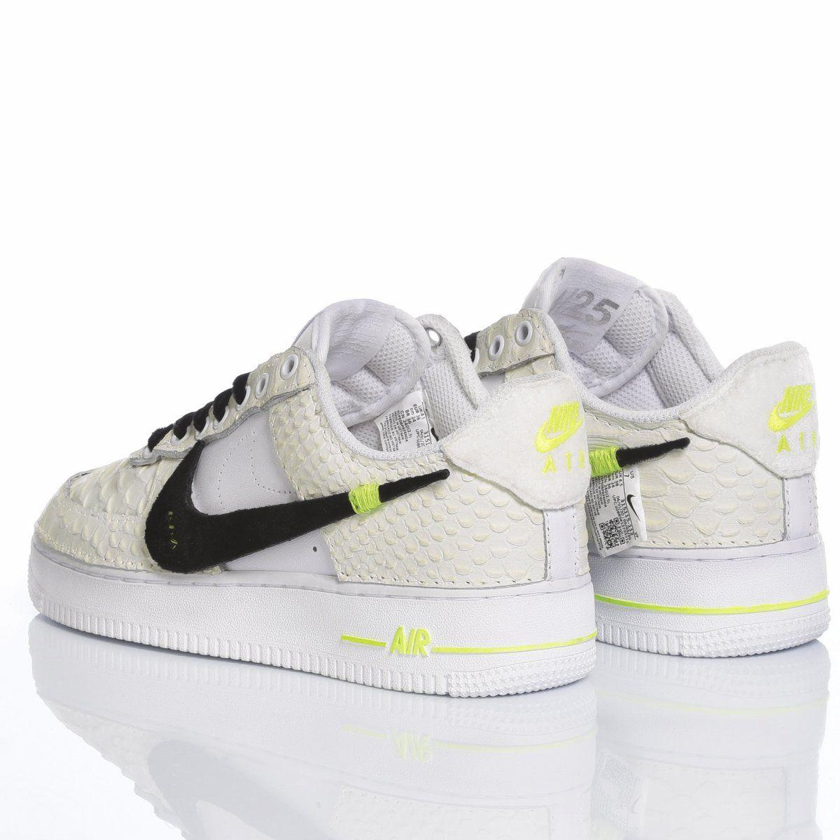 NIKE WHITE SNEAKERS - DIVINE